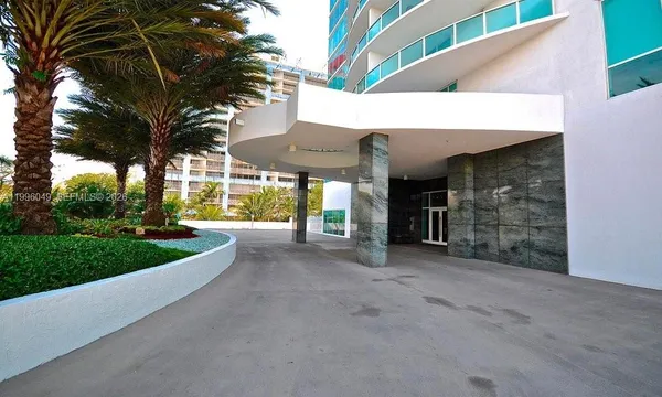 $2,850 | 2101 Brickell Avenue, Unit 502, Miami, FL 33129