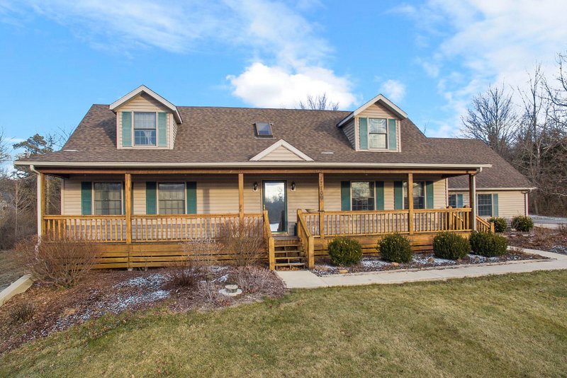17709 Auburn Road Huntertown, IN 46748 - Photo 1 of 36 Gallery Image 1