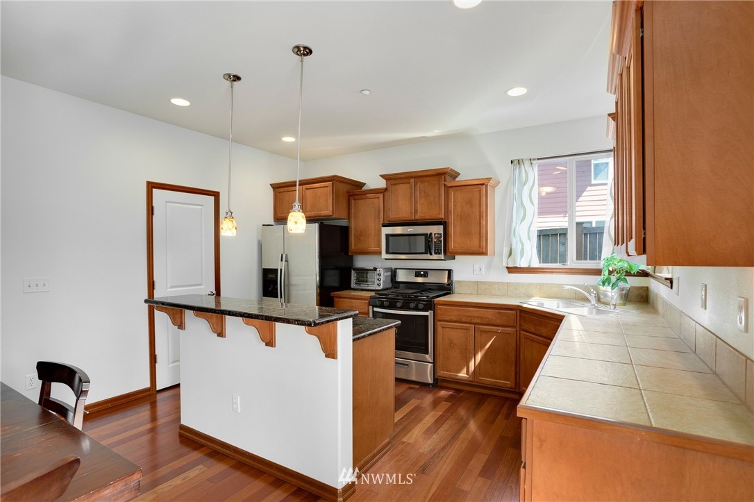 867 South 48th Street Renton, WA 98055 - Photo 5 of 25