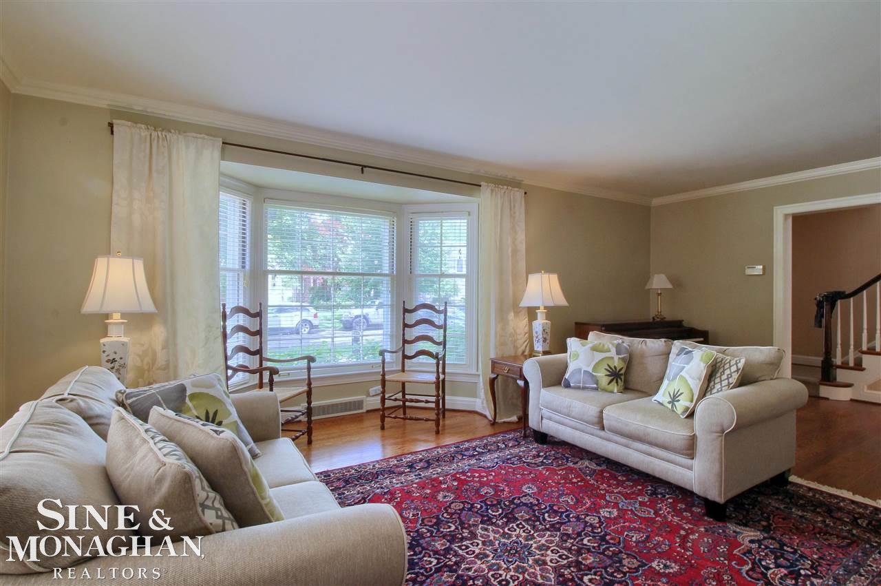 283 Merriweather Road Grosse Pointe Farms, MI 48236 - Photo 3 of 32