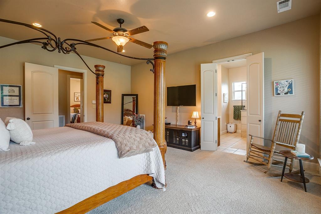 1144 Boling Ranch North Road Azle, TX 76020 - Photo 20 of 40 Primary bedroom
