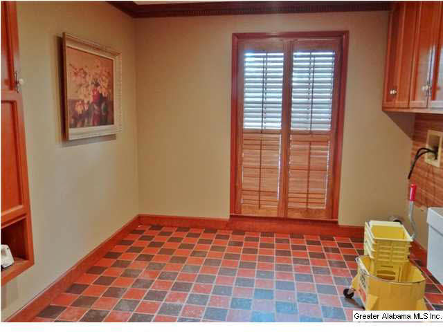 1079 Crest Road Leeds, AL 35094 - Photo 13 of 32