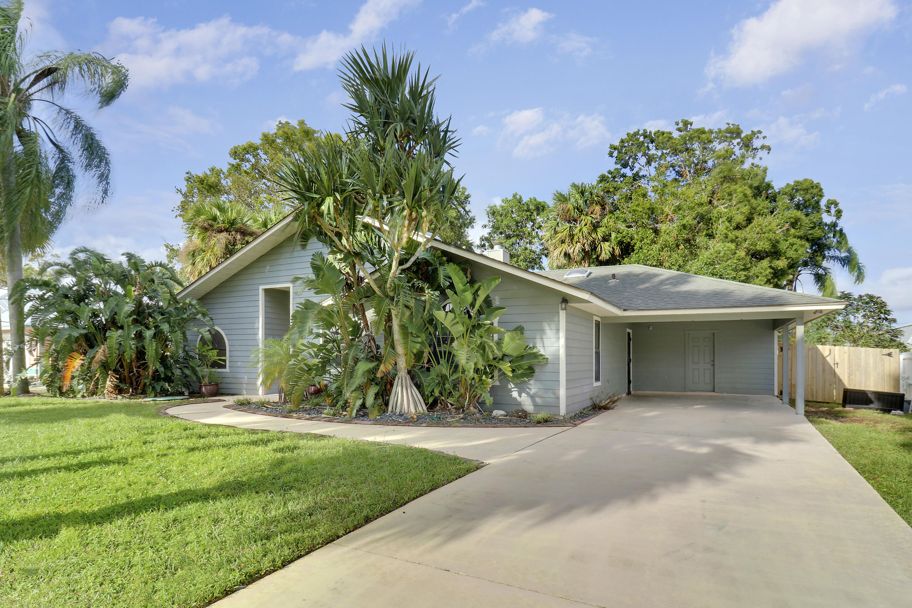 2009 Southwest Villanova Road Port St. Lucie, FL 34953 - Photo 3 of 41 House1-39