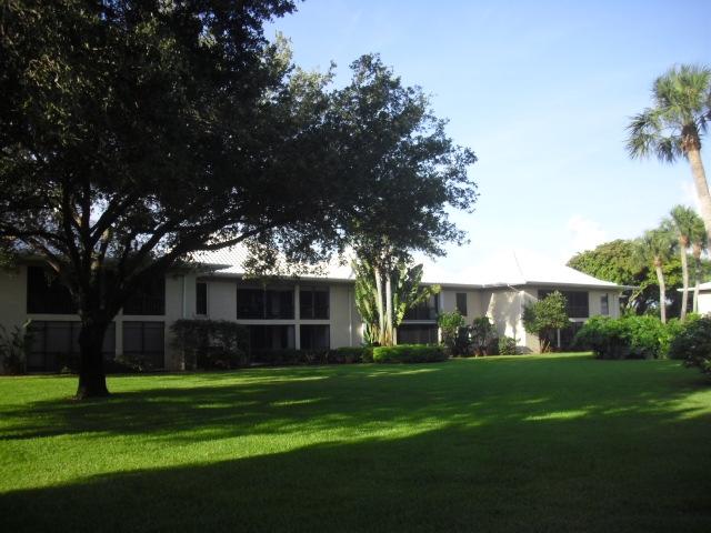 11 Concourse Drive, Unit 11A Tequesta, FL 33469 - Photo 3 of 54 Rear View of Condo