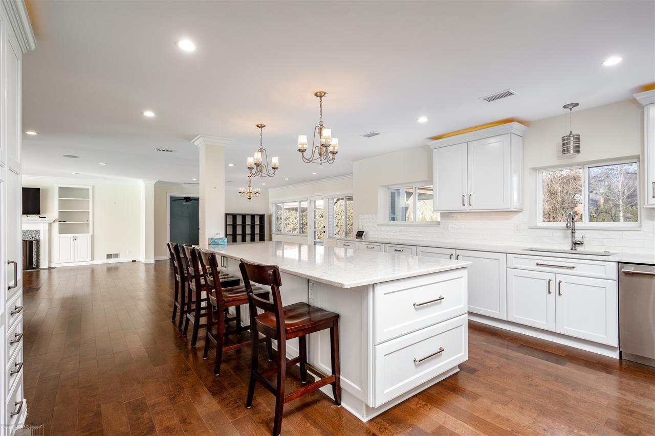 1476 South Renaud Road Grosse Pointe, MI 48236 - Photo 17 of 44 50031547-16.JPG