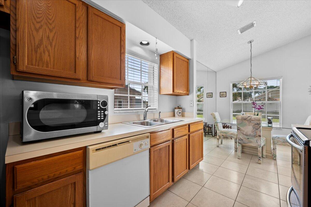 6397 Garrett Street Jupiter, FL 33458 - Photo 15 of 36 16-LUX_0930