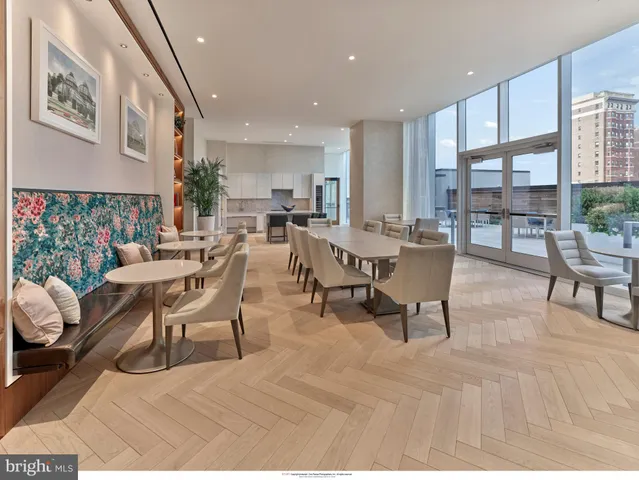 $1,750,000 | 301 South Broad Street, Unit 2103, Philadelphia, PA 19107