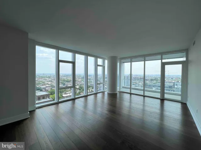 $1,750,000 | 301 South Broad Street, Unit 2103, Philadelphia, PA 19107