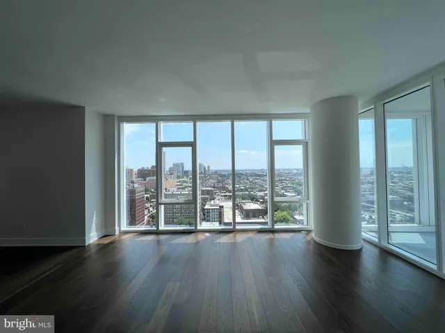 $1,750,000 | 301 South Broad Street, Unit 2103, Philadelphia, PA 19107