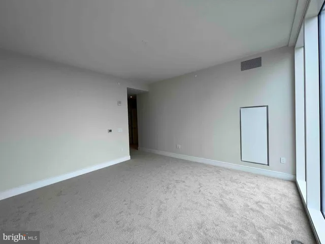 $1,750,000 | 301 South Broad Street, Unit 2103, Philadelphia, PA 19107