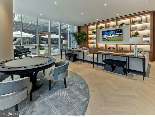 $1,750,000 | 301 South Broad Street, Unit 2103, Philadelphia, PA 19107