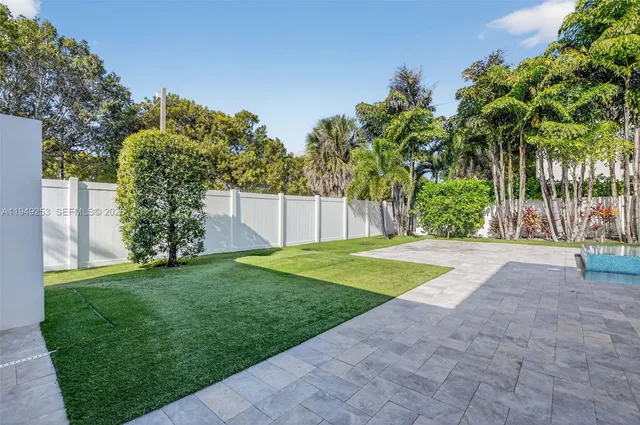 $3,999,975 | 201 Northeast 6th Street, Boca Raton, FL 33432