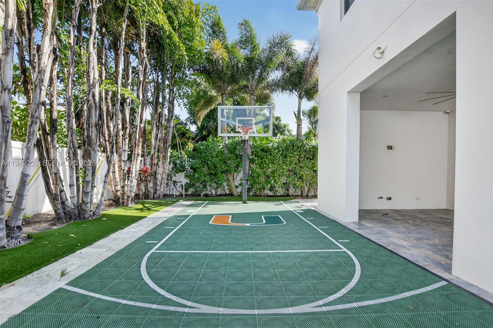 201 Northeast 6th Street Boca Raton, FL 33432 - Photo 81 of 100 a view of a basketball court
