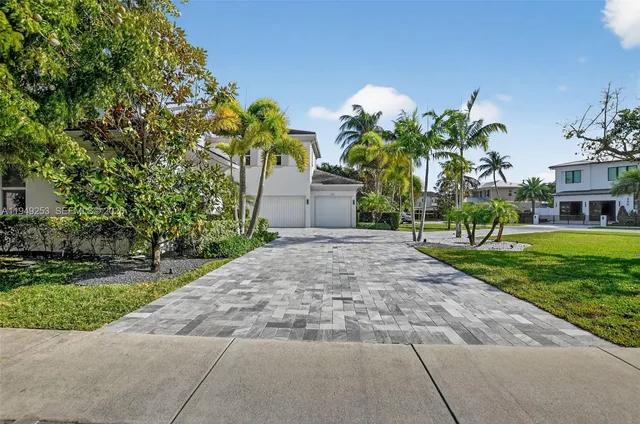 $3,999,975 | 201 Northeast 6th Street, Boca Raton, FL 33432