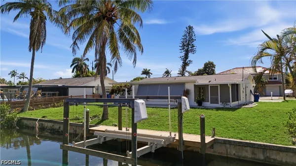 $1,999 | 4425 North Canal Circle, North Fort Myers, FL 33903
