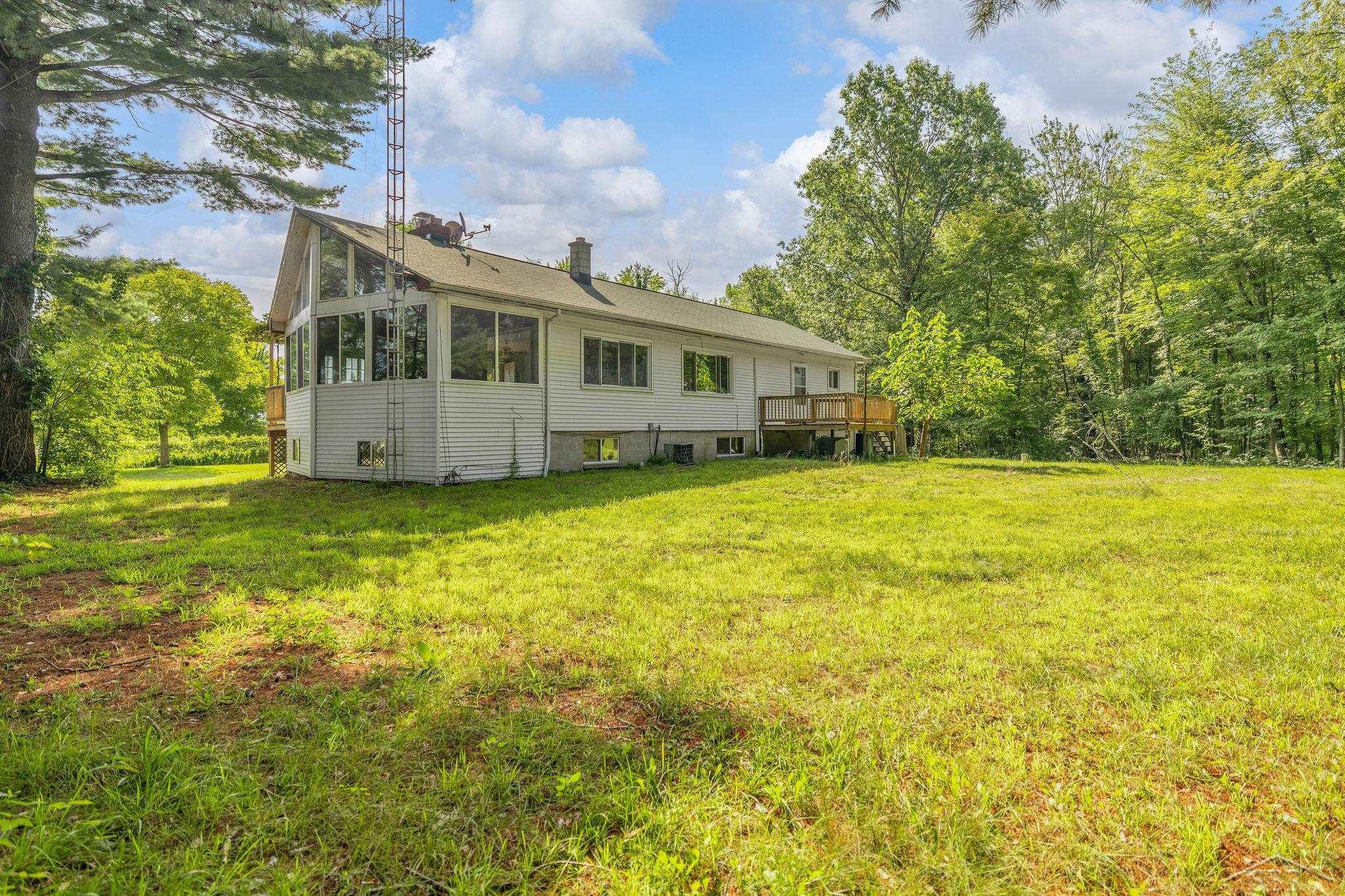 4211 Pruess Road Freeland, MI 48623 - Photo 12 of 58 50119276-11.JPG
