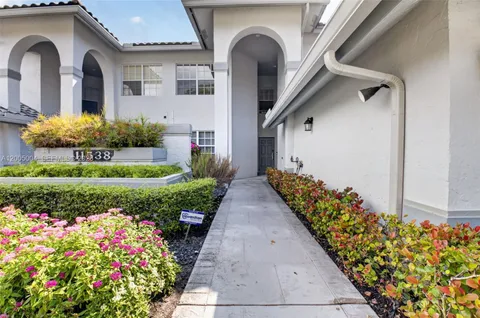 $400,000 | 11538 Briarwood Circle, Unit 4, Boynton Beach, FL 33437