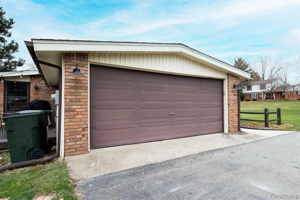210 Donegal Drive Rochester Hills, MI 48309 - Photo 4 of 48