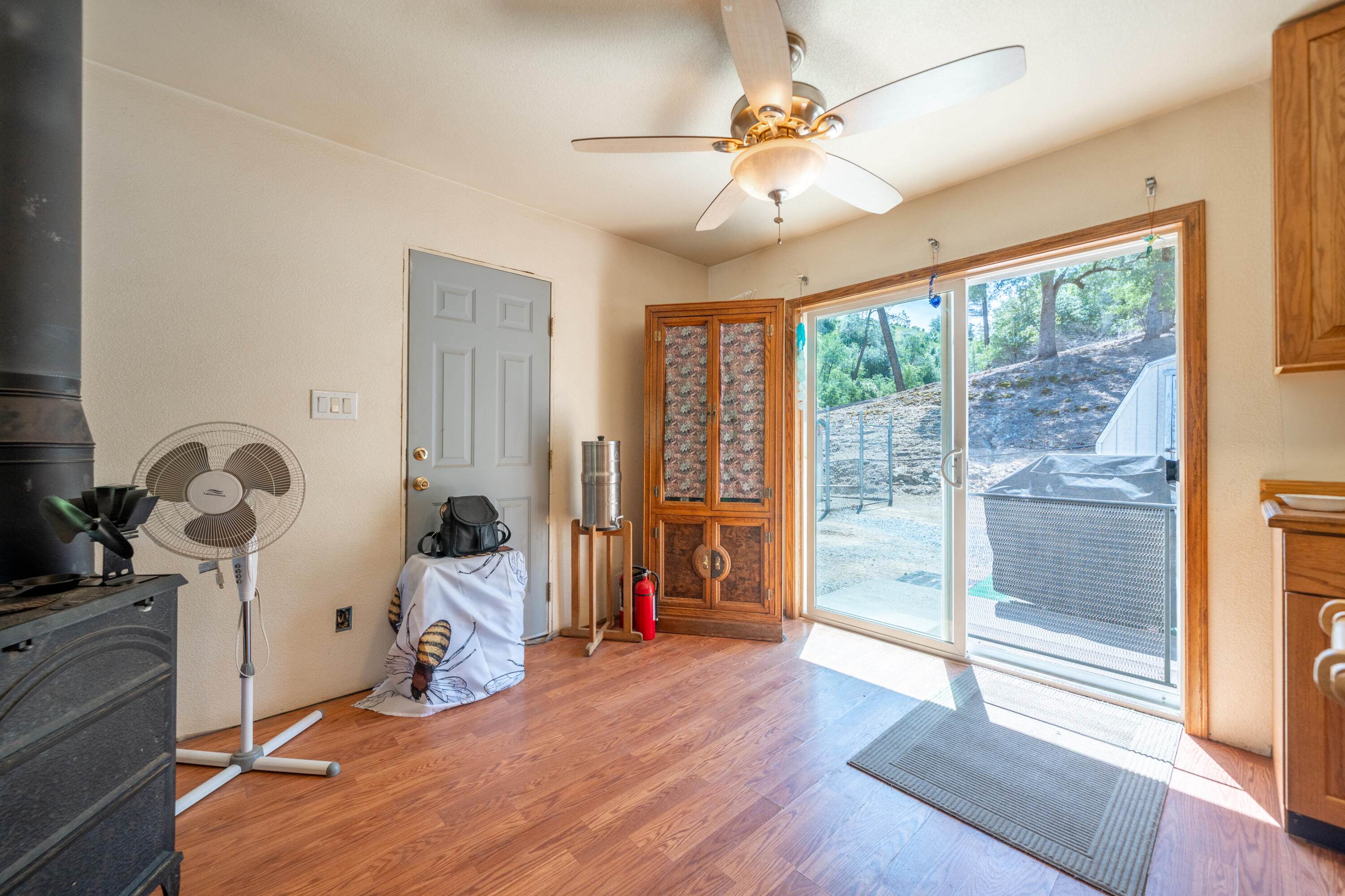 14493 Aloha Road Bella Vista, CA 96008 - Photo 12 of 117 14493 Aloha Rd-15