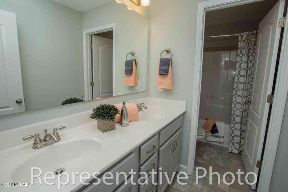 40 Violetear Ridge, Unit 55 Hampstead, NC 28443 - Photo 14 of 16 Common Bath