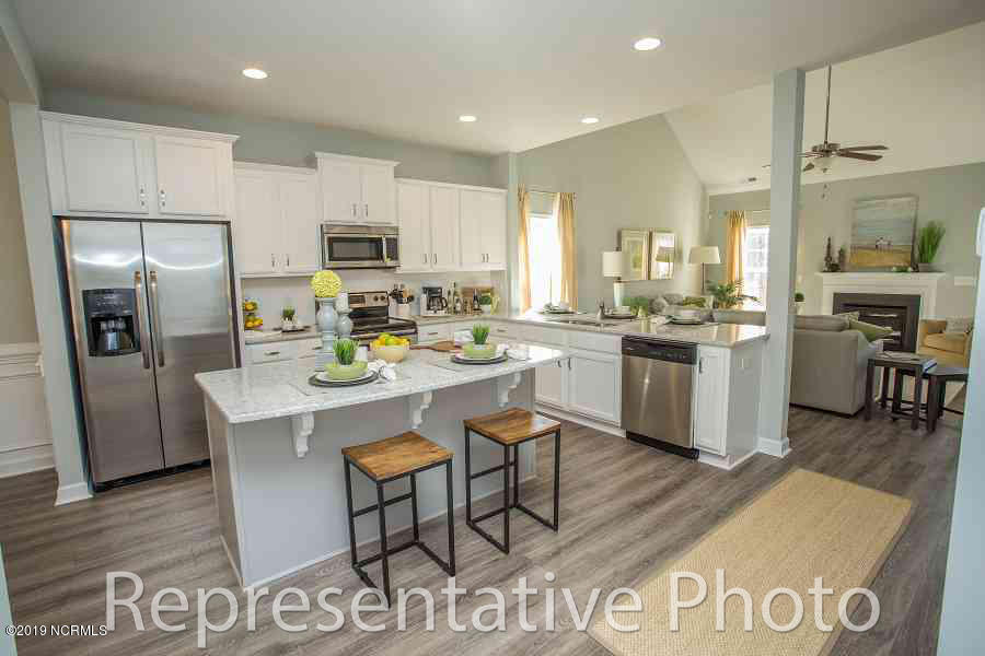 40 Violetear Ridge, Unit 55 Hampstead, NC 28443 - Photo 3 of 16 Kitchen