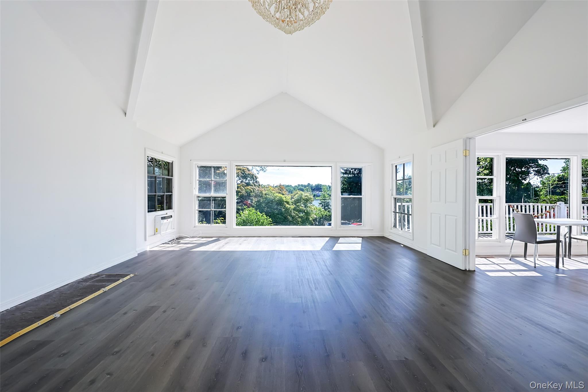 355 East Shore Road Great Neck, NY 11023 - Photo 4 of 17 Gallery Image 4