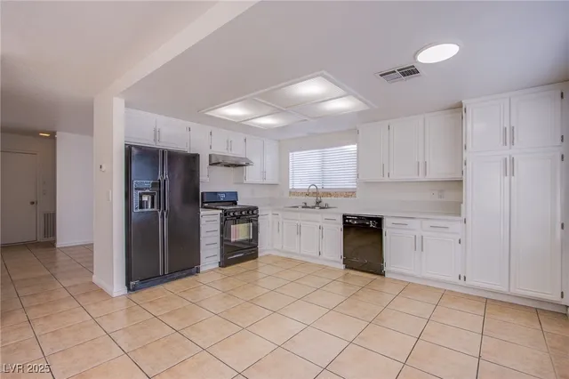 $2,200 | 6726 Paljay Court, Las Vegas, NV 89103