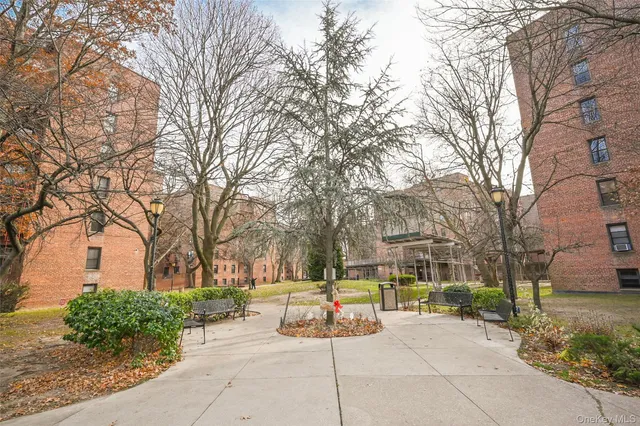 $365,000 | 150-40 71st Avenue, Unit 4G | Kew Gardens Hills