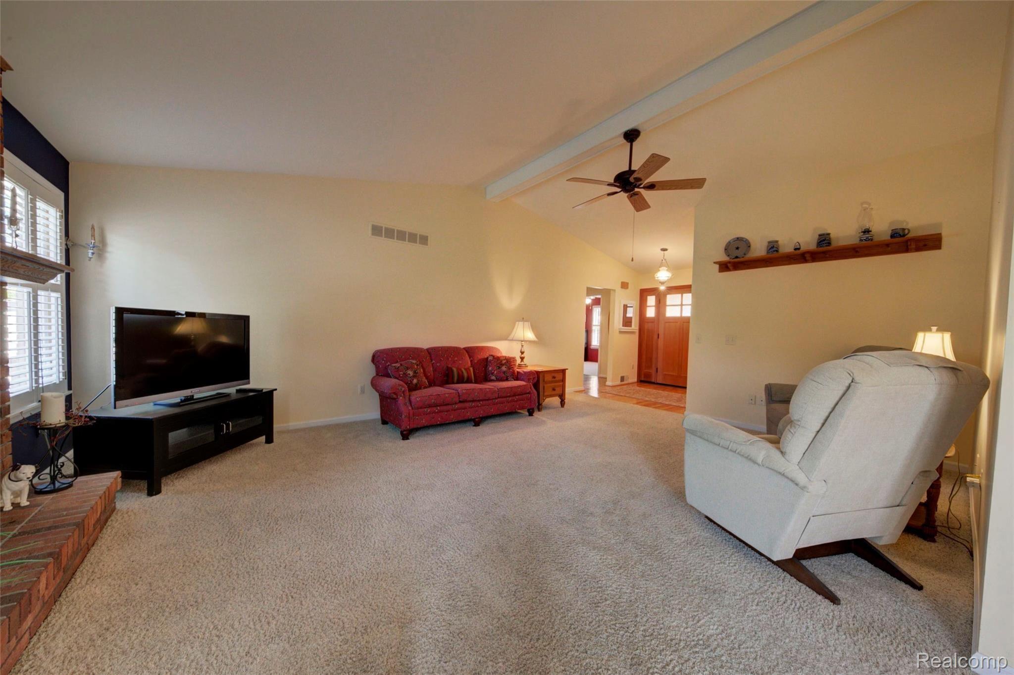 45133 Rector Drive Canton, MI 48188 - Photo 8 of 36 8 Family Room.jpg