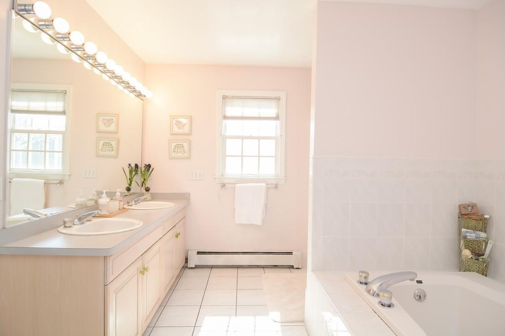 62 Cynthia Road Needham, MA 02494 - Photo 13 of 25