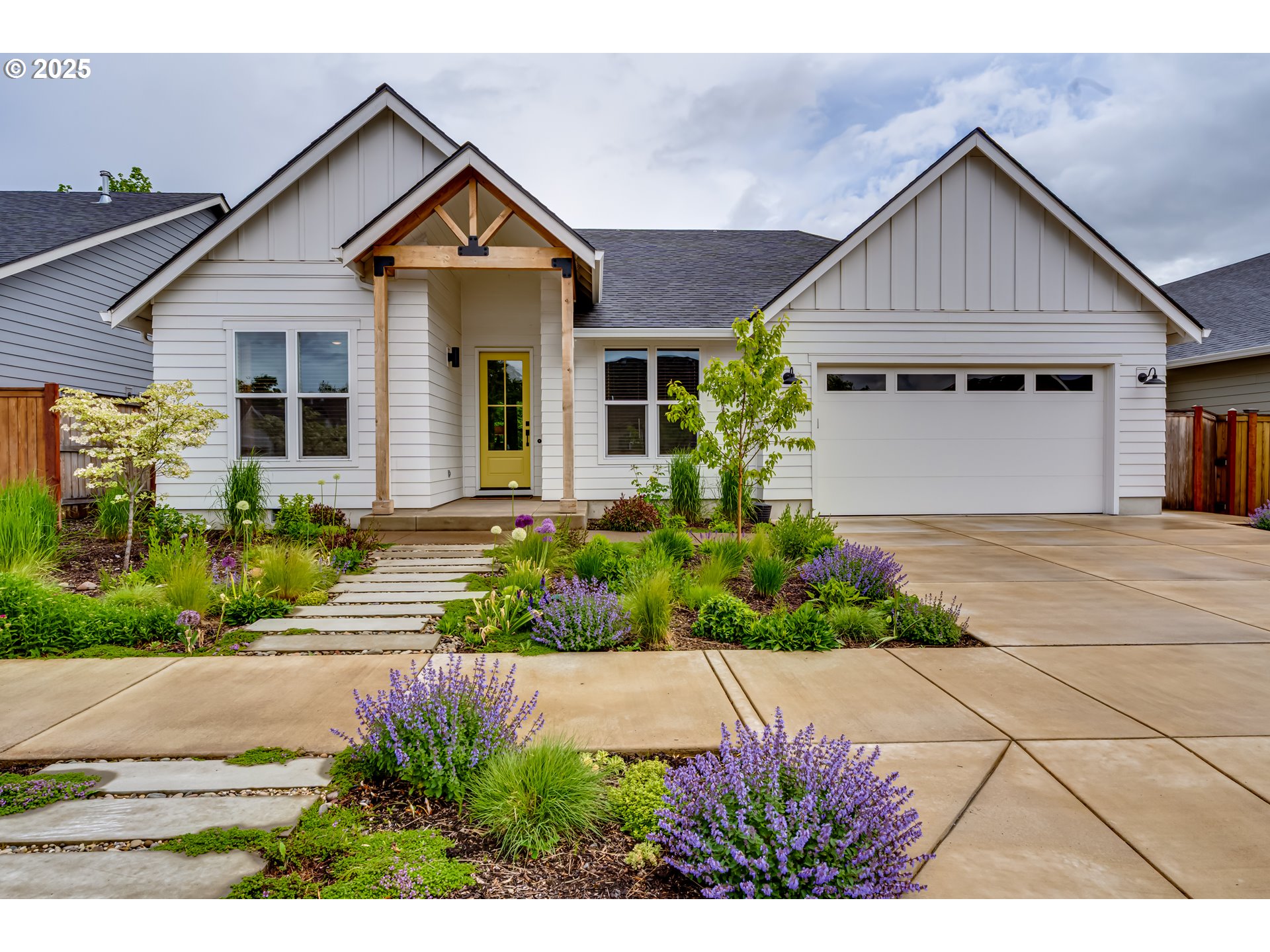 1043 South 33rd Street Springfield, OR 97478 - Photo 1 of 48