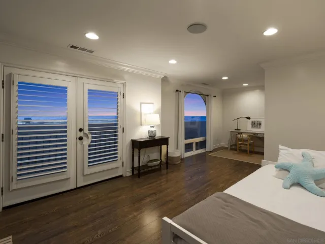 $8,000,000 | 2727 Ocean Front Walk, San Diego, CA 92109