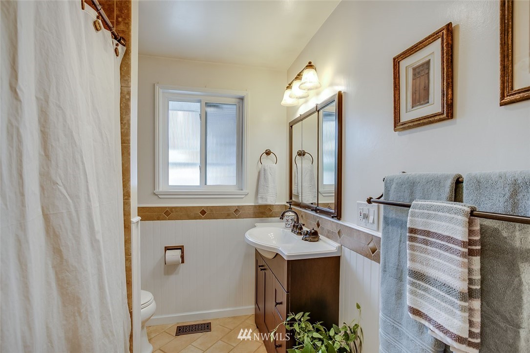 23318 Meridian Avenue South Bothell, WA 98021 - Photo 12 of 25