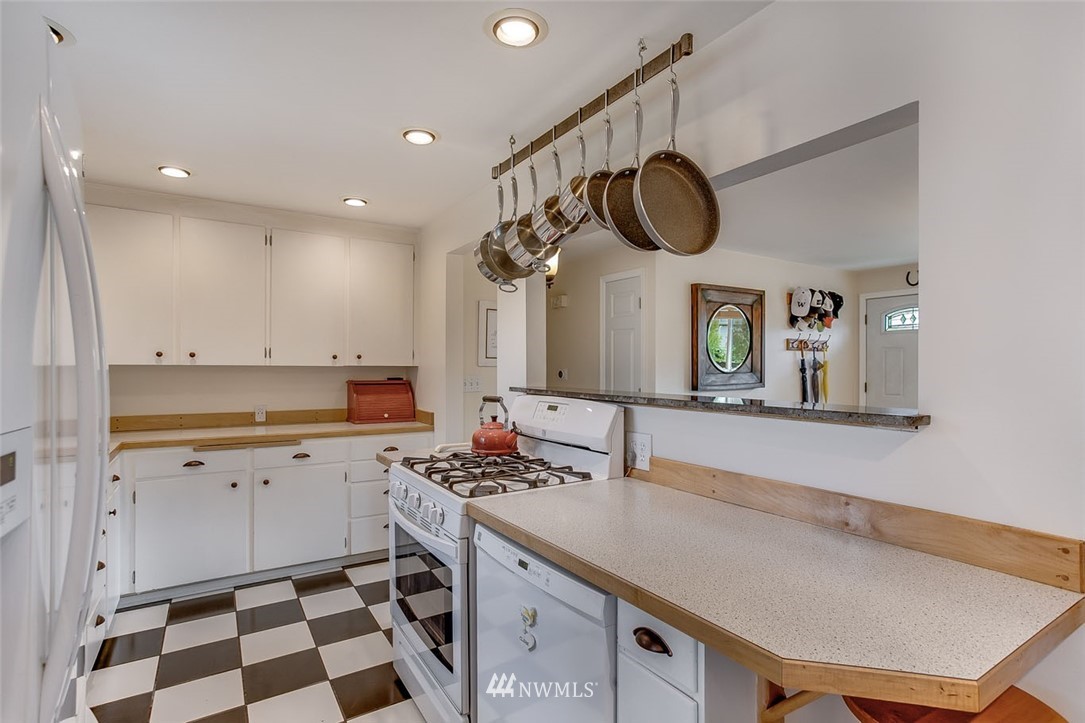 23318 Meridian Avenue South Bothell, WA 98021 - Photo 7 of 25