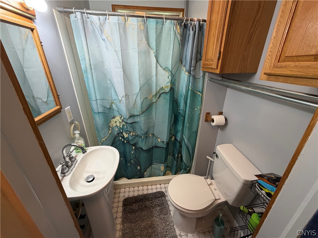 6714 Rome-Westmoreland Road Rome, NY 13440 - Photo 13 of 22 Full bathroom