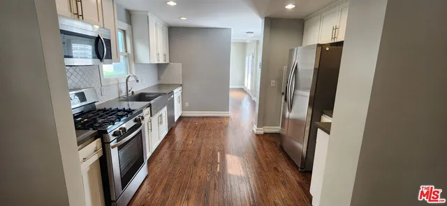 $5,400 | 1024 South Cloverdale Avenue, Los Angeles, CA 90019