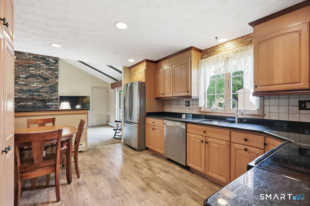 78 Wesleyan Road Glastonbury, CT 06033 - Photo 6 of 39