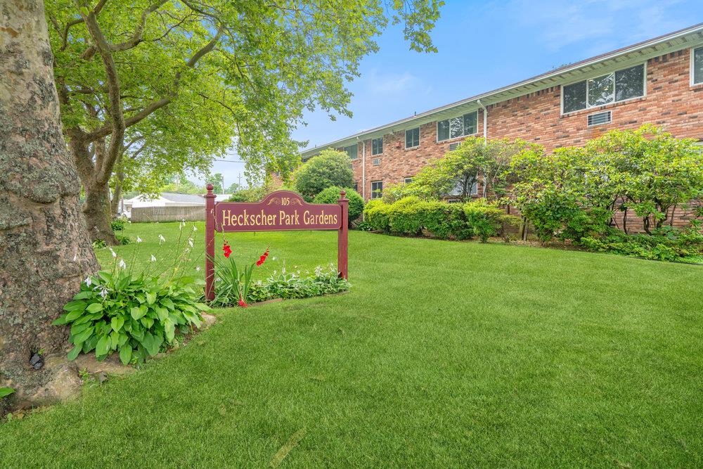 a view of a back yard of the house