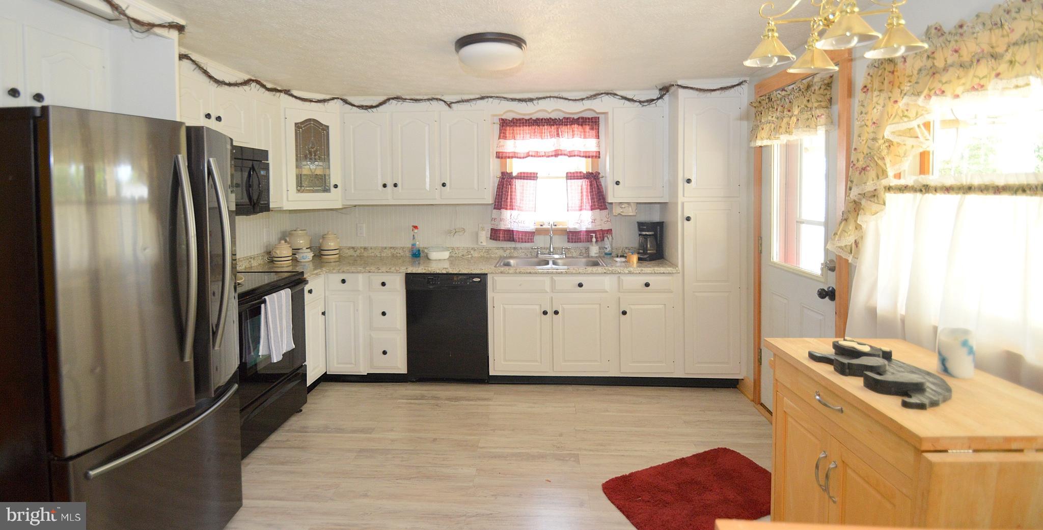 3182 Valley Road Berkeley Springs, WV 25411 - Photo 6 of 36 Gallery Image 6