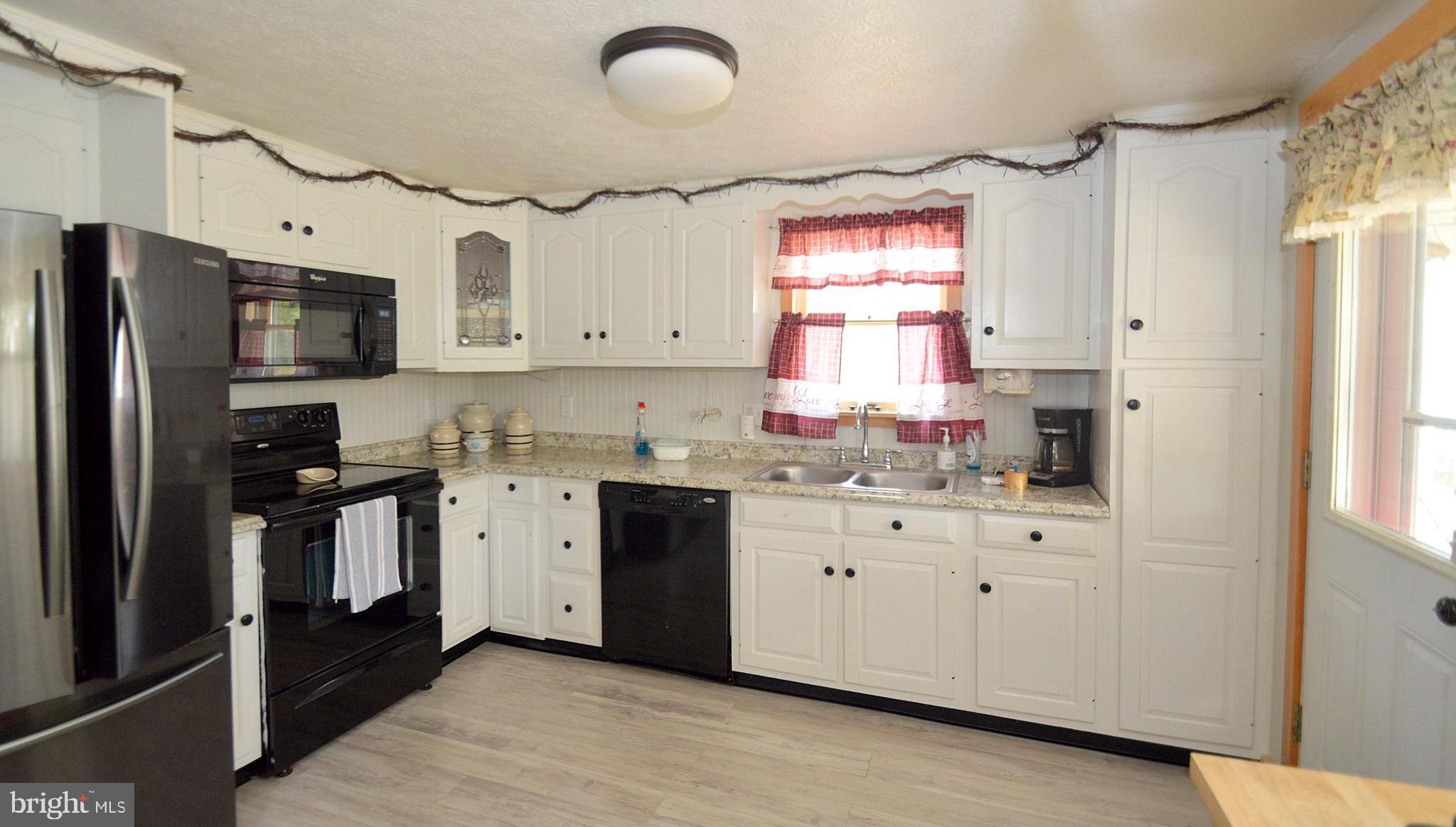 3182 Valley Road Berkeley Springs, WV 25411 - Photo 7 of 36 Gallery Image 7