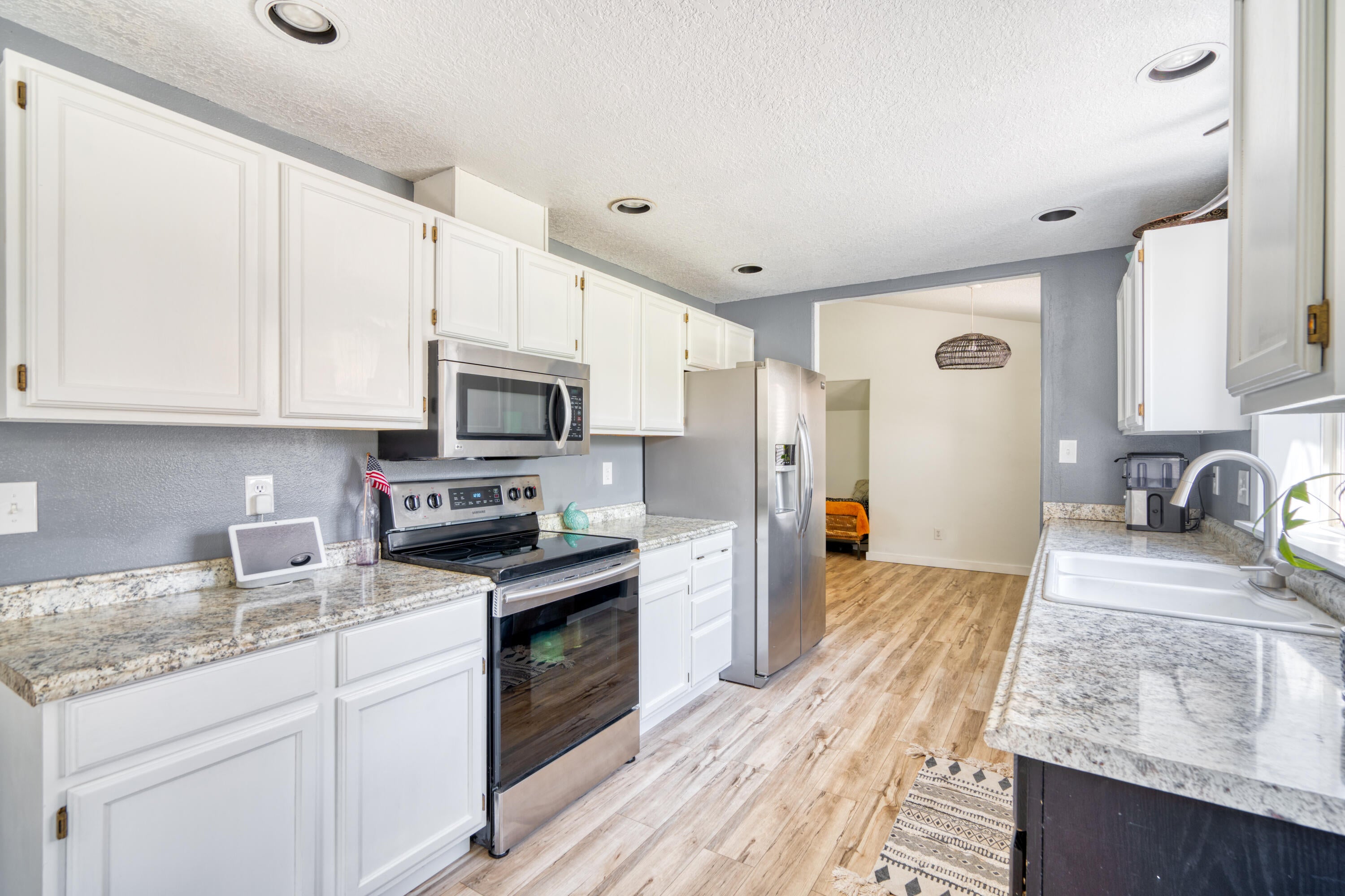 2138 Southwest 28th Street Redmond, OR 97756 - Photo 12 of 32 108_2138 SW 28th_Pro Property Photos by