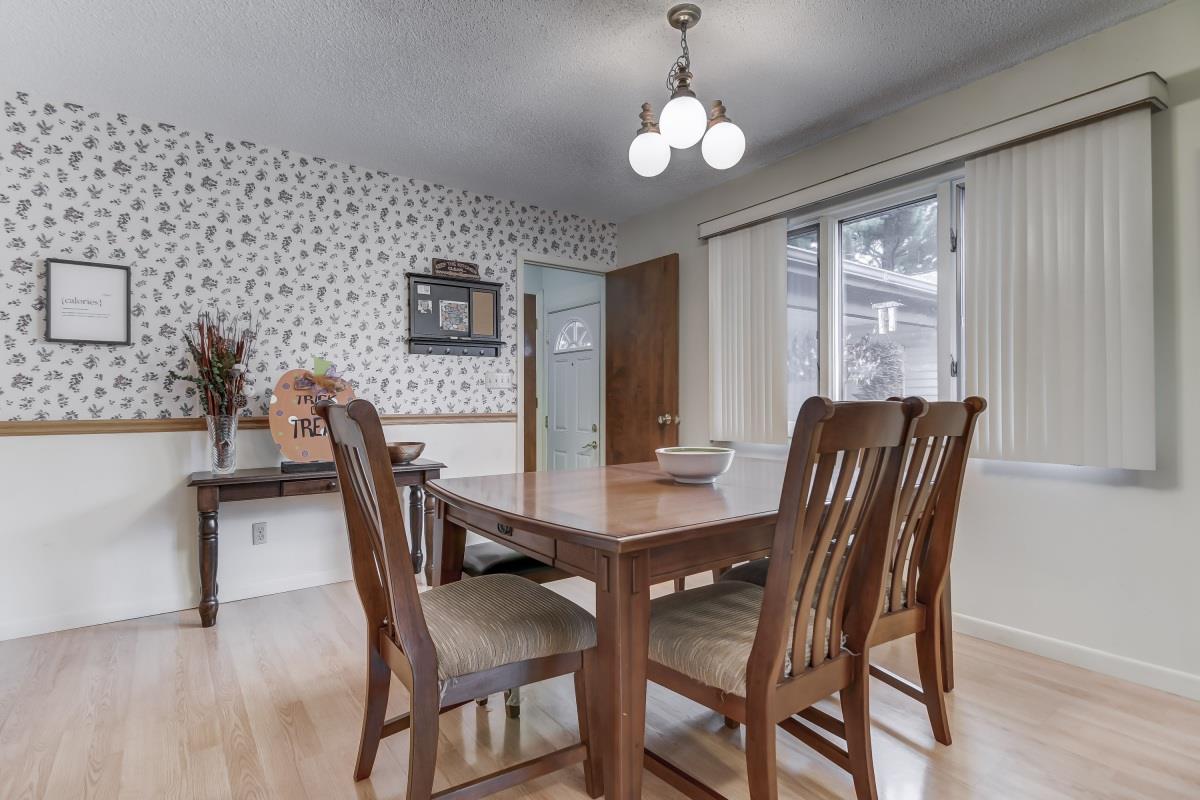 217 Quarterstaff Road Springfield, IL 62704 - Photo 13 of 36