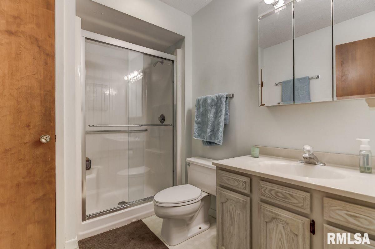 217 Quarterstaff Road Springfield, IL 62704 - Photo 18 of 36