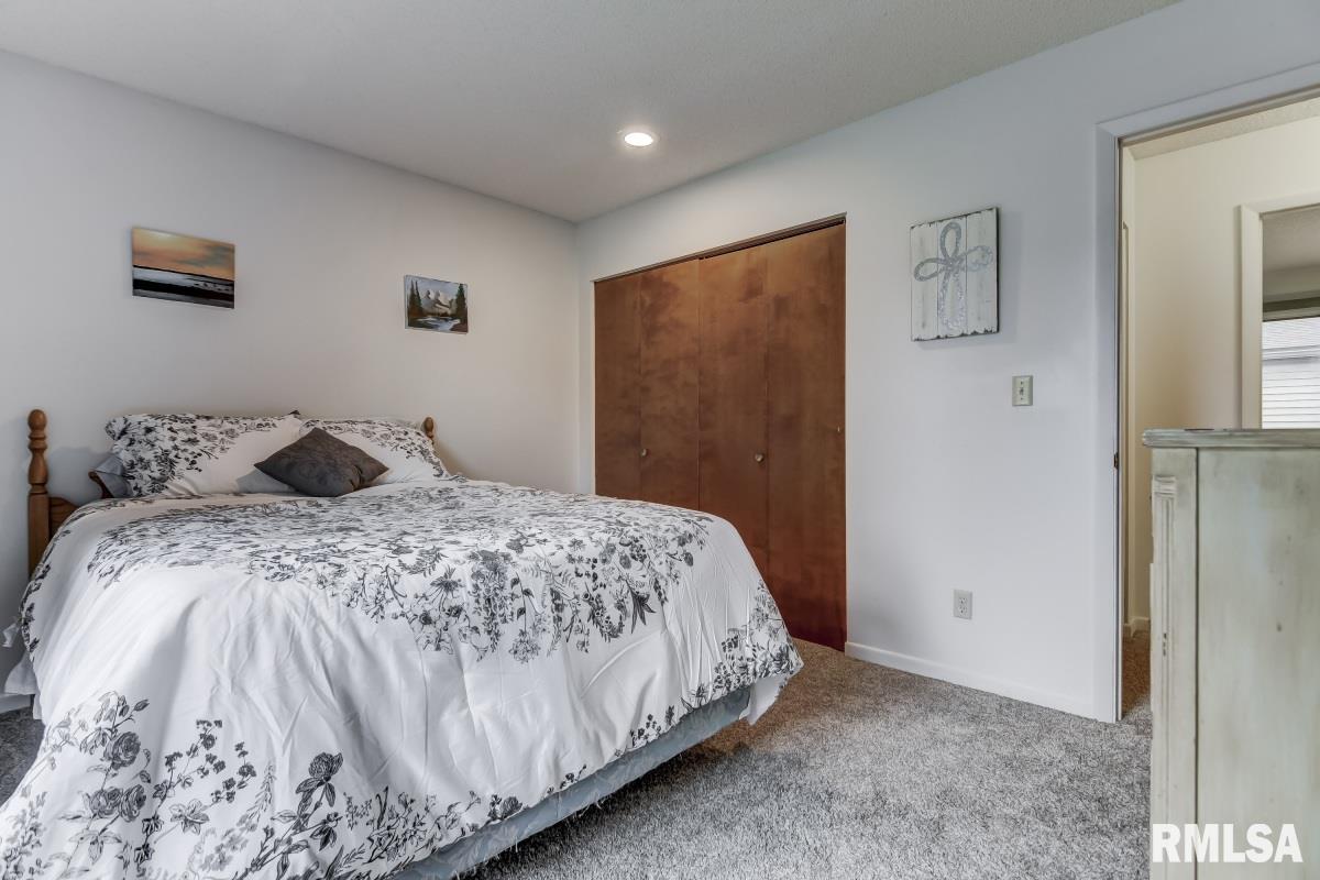 217 Quarterstaff Road Springfield, IL 62704 - Photo 19 of 36