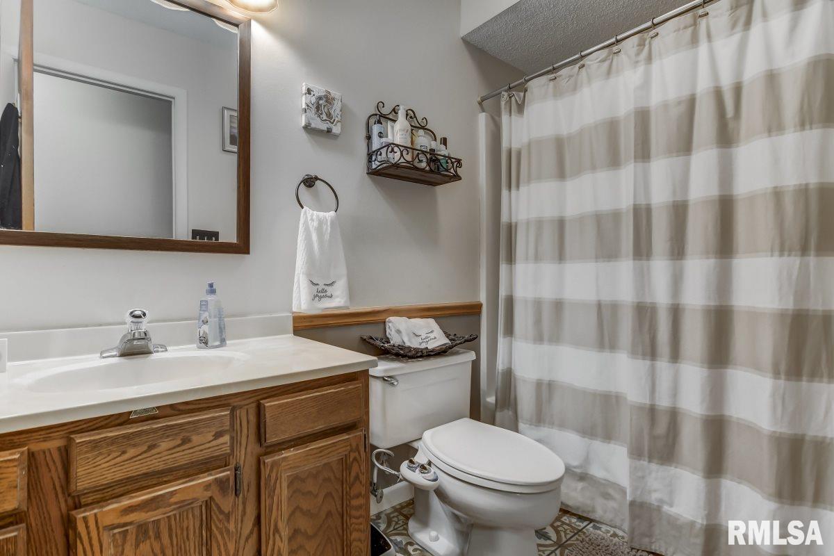 217 Quarterstaff Road Springfield, IL 62704 - Photo 24 of 36