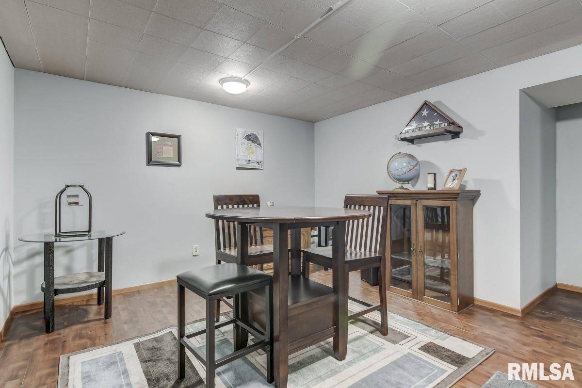 217 Quarterstaff Road Springfield, IL 62704 - Photo 26 of 36