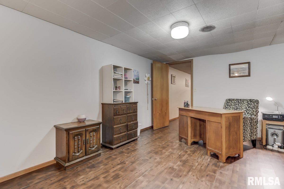 217 Quarterstaff Road Springfield, IL 62704 - Photo 28 of 36