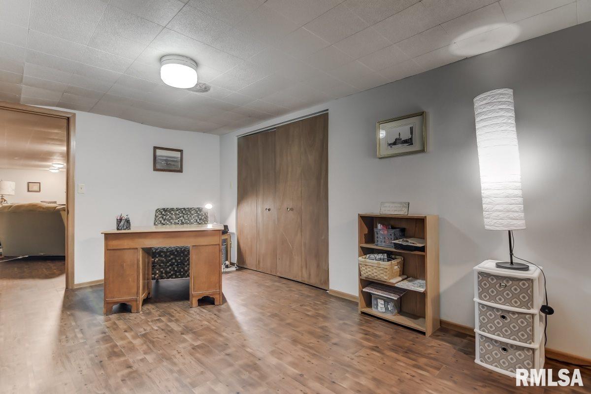 217 Quarterstaff Road Springfield, IL 62704 - Photo 29 of 36