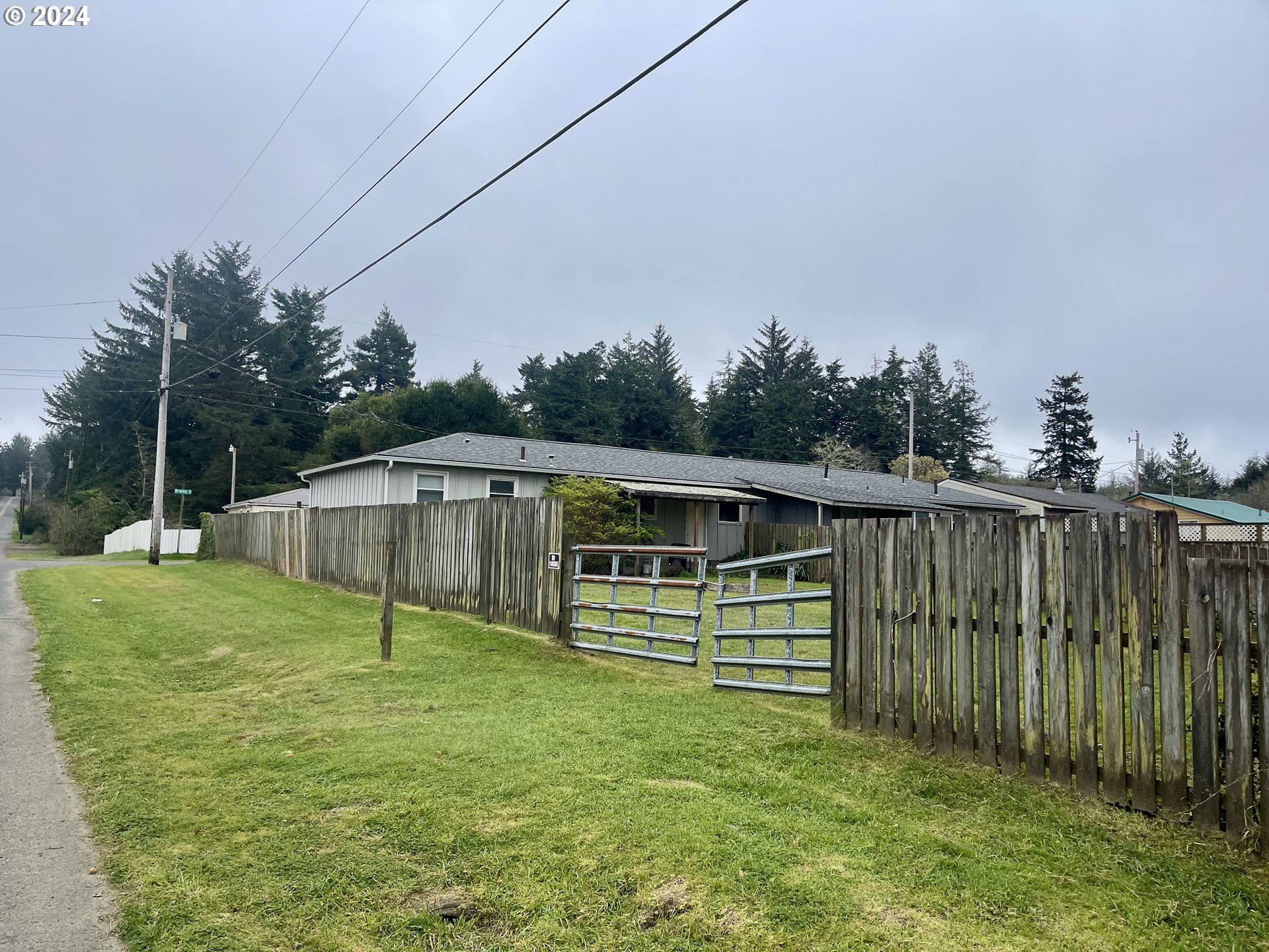 64236 Braley Road Coos Bay, OR 97420 - Photo 4 of 48 Gallery Image 4
