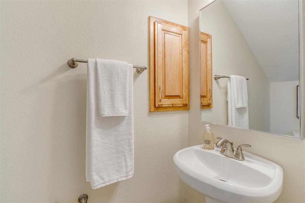 2314 West Rosedale Street South Fort Worth, TX 76110 - Photo 20 of 40